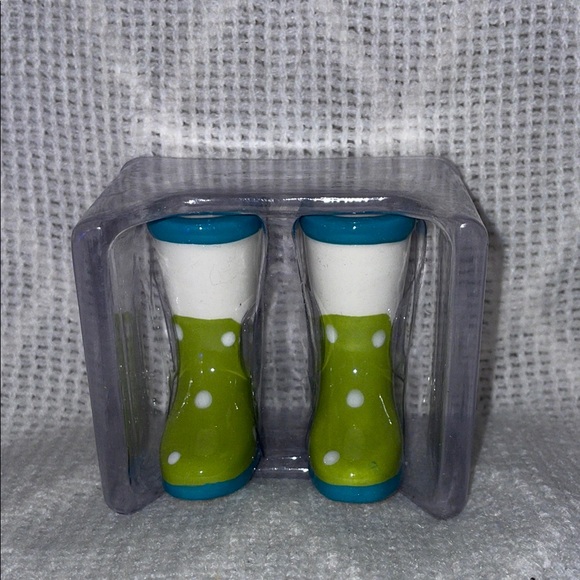 Other - NIB Green & White Polka Dot Boot Salt and Pepper Shakers